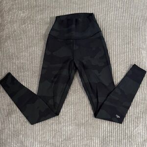 ALO Yoga Black Camouflage Leggings